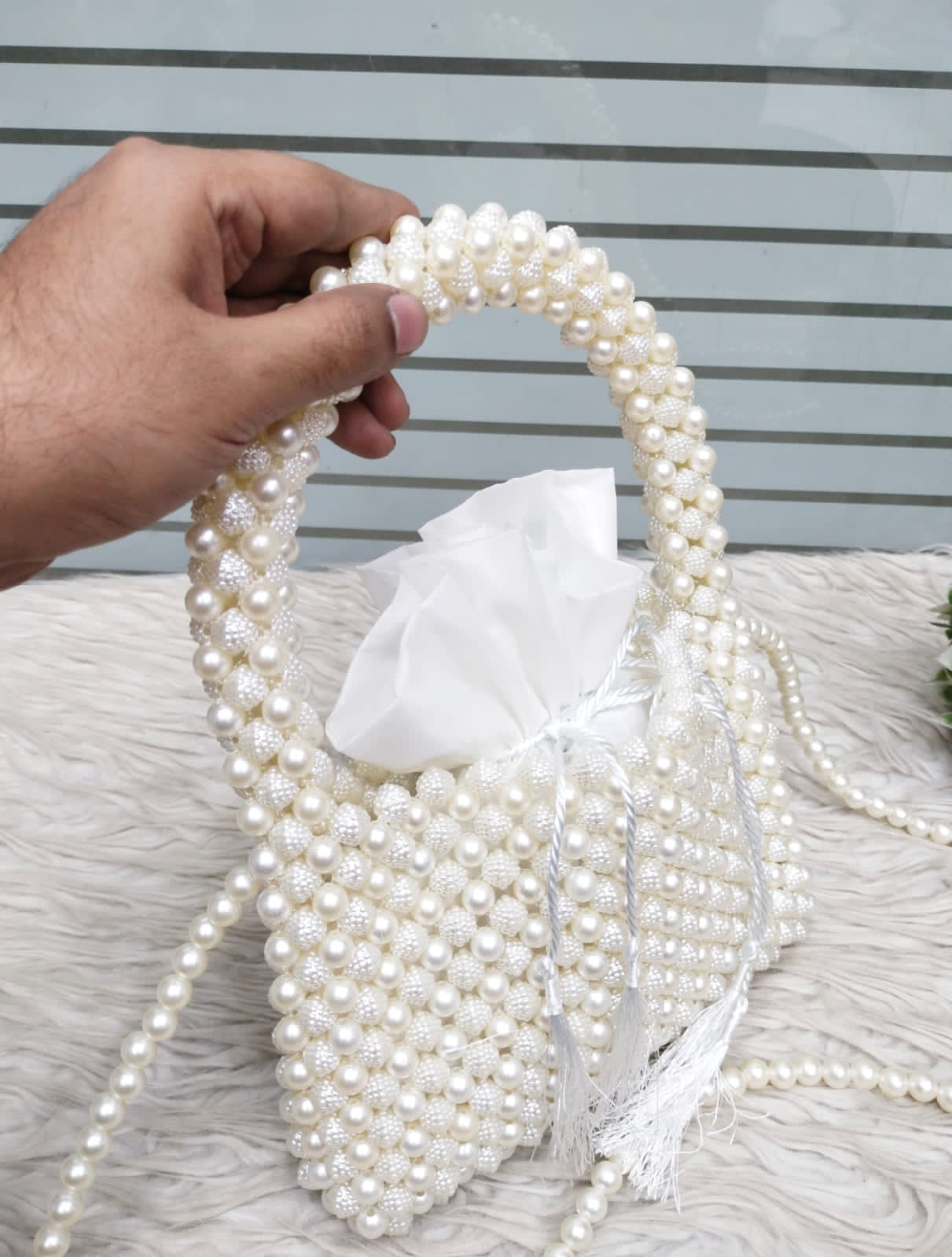 🎀 HIGH QUALITY white pearls  Cross Body Bag for Girls 🎀  ✨ Unique Style ✨ Crossbody bags  ✨ Material : Handmade ✨ High Quality 🔥 Most Demanding 🔥